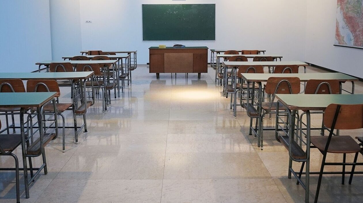 Υπουργείο Υποδομών: Προμήθεια εξοπλισμού σχολικών μονάδων σε όλη την επικράτεια