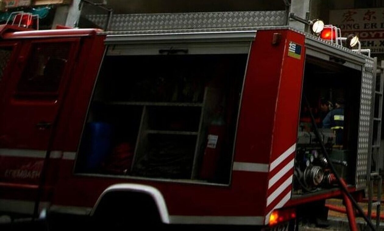 Κρήτη: Φωτιά σε σταθμευμένη κλούβα στη Μεσαρά