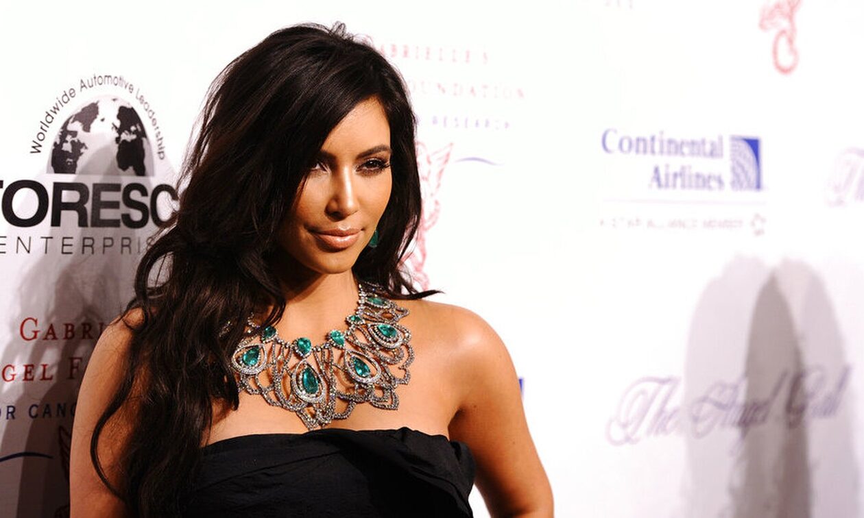 Κιμ Καρντάσιαν: Νέα καυτή φωτογράφιση με εσώρουχα – «Άφησε» τους φαν της να μπουν στα παρασκήνια