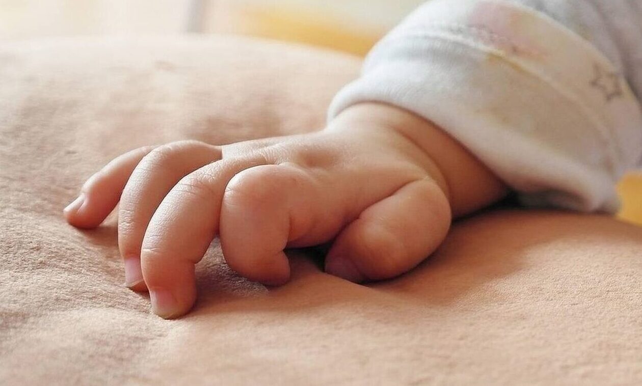 Αχαΐα: Οι γνωματεύσεις των γιατρών για το νεκρό βρέφος – Τι γίνεται με τον γονιδιακό έλεγχο