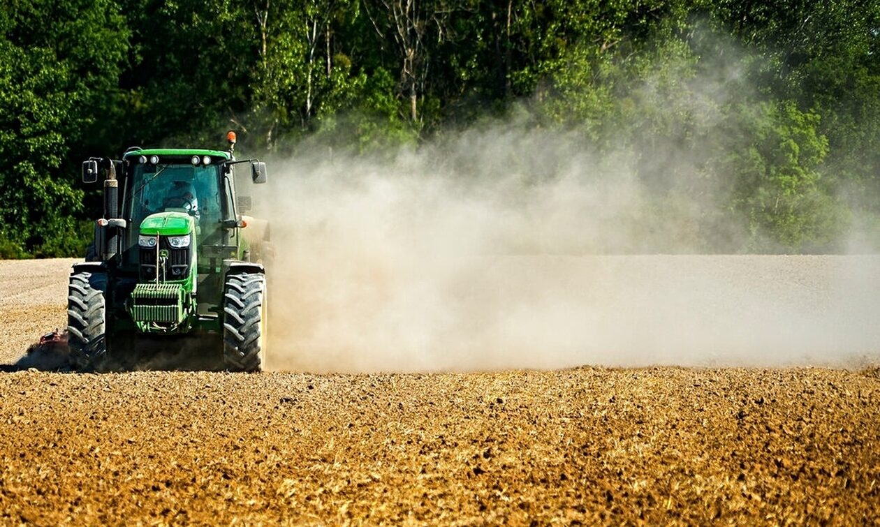 Γαλλία: Οι φόβοι για γενίκευση των αγροτικών κινητοποιήσεων στην Ευρώπη και τα «κίτρινα γιλέκα»