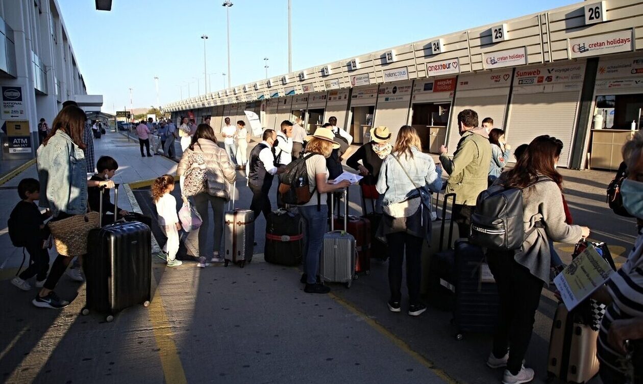 Ηράκλειο: Αναγκαστική προσγείωση αεροσκάφους – Βρετανός επιβάτης υπέστη καρδιακό επεισόδιο
