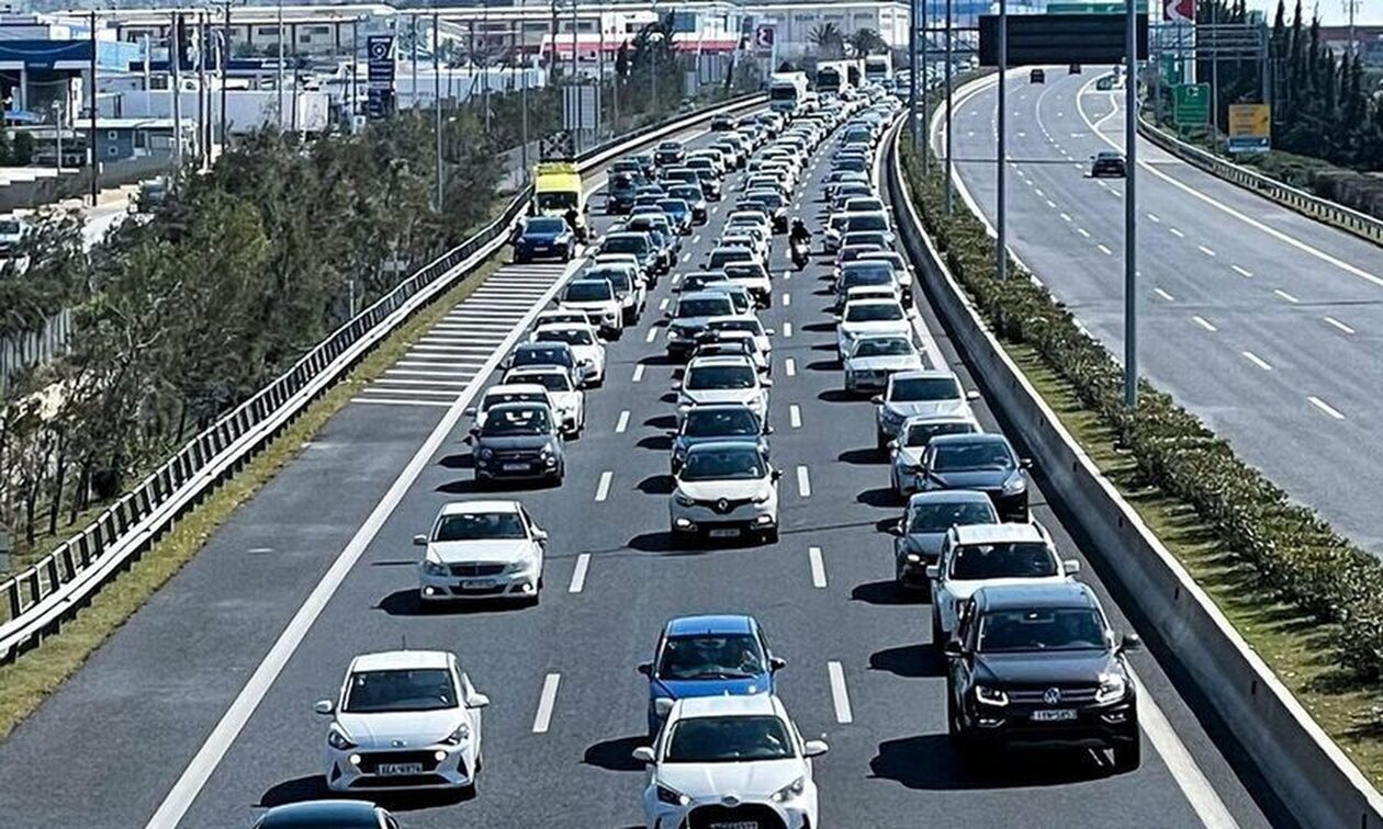 Σοβαρό τροχαίο στην Αττική Οδό, στο ύψος της Δουκίσσης Πλακεντίας
