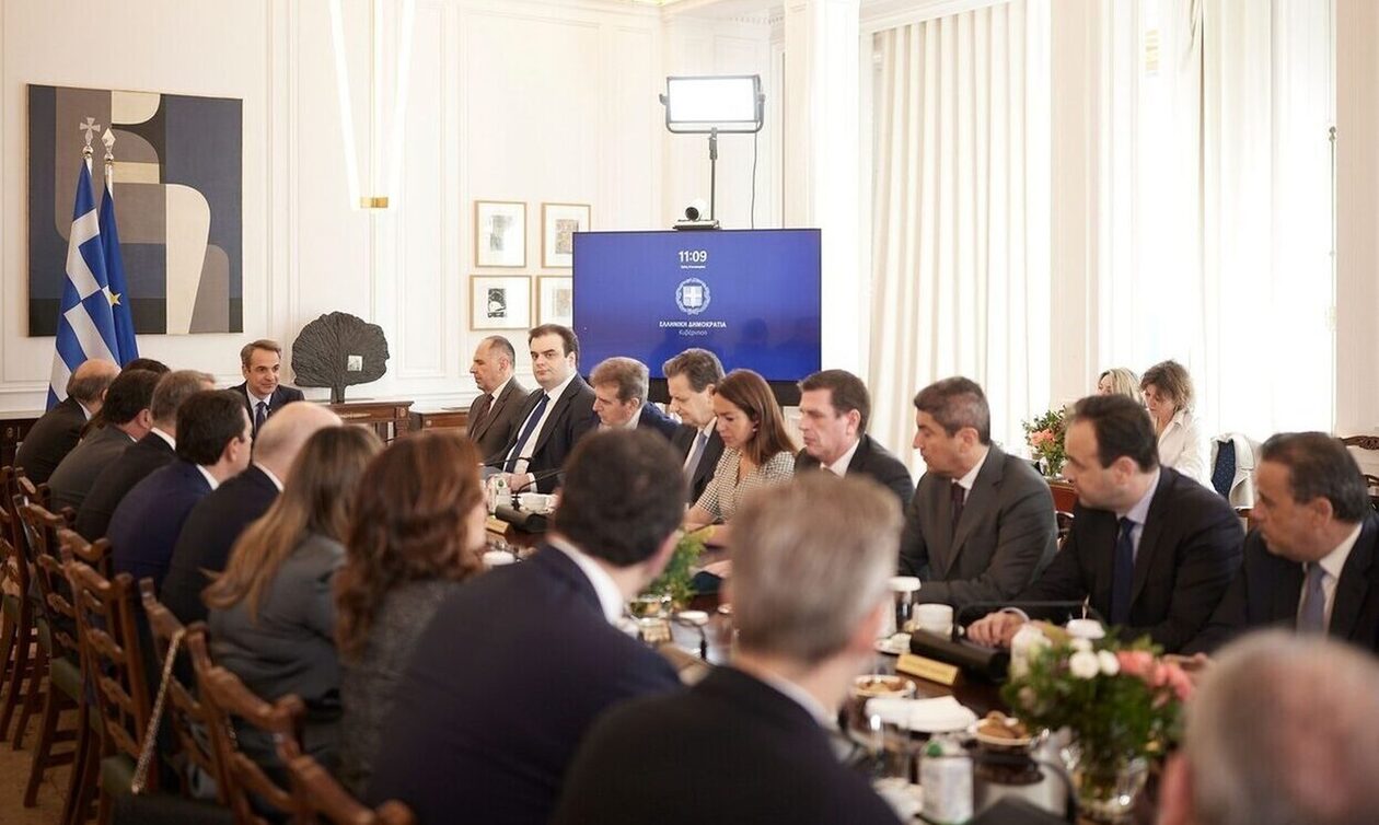 LIVE: Η εισήγηση του πρωθυπουργού στο Υπουργικό Συμβούλιο για τα ομόφυλα ζευγάρια