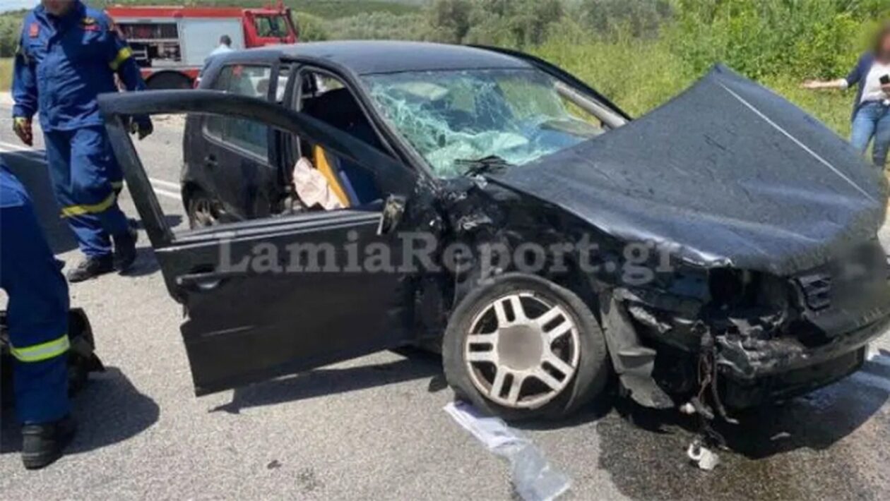 Μετωπική σύγκρουση στην εθνική οδό Θηβών-Λιβαδειάς: Νεκρός 60χρονος και ένας τραυματίας