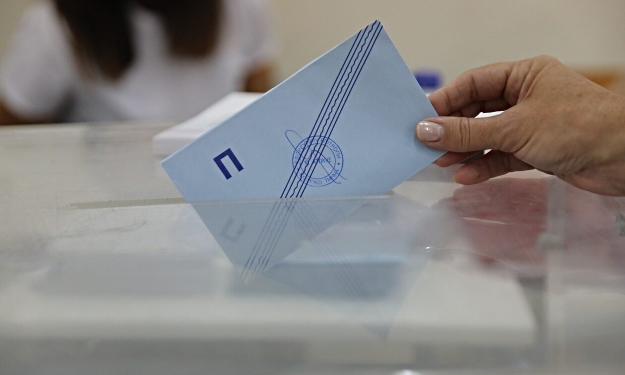 Δημοσκόπηση MARC: Καμία απώλεια για τη ΝΔ – Καθολική αποδοχή για την επιστολική ψήφο