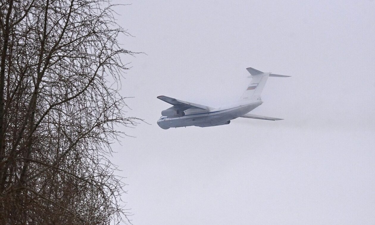 Η Ρωσία κατηγορεί την Ουκρανία πως κατέρριψε μεταγωγικό με 65 αιχμαλώτους πολέμου