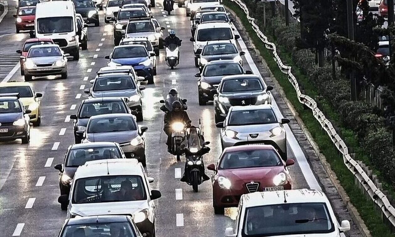 Ακινητοποιημένο φορτηγό στη Δυρραχίου – «Κόλαση» οι δρόμοι