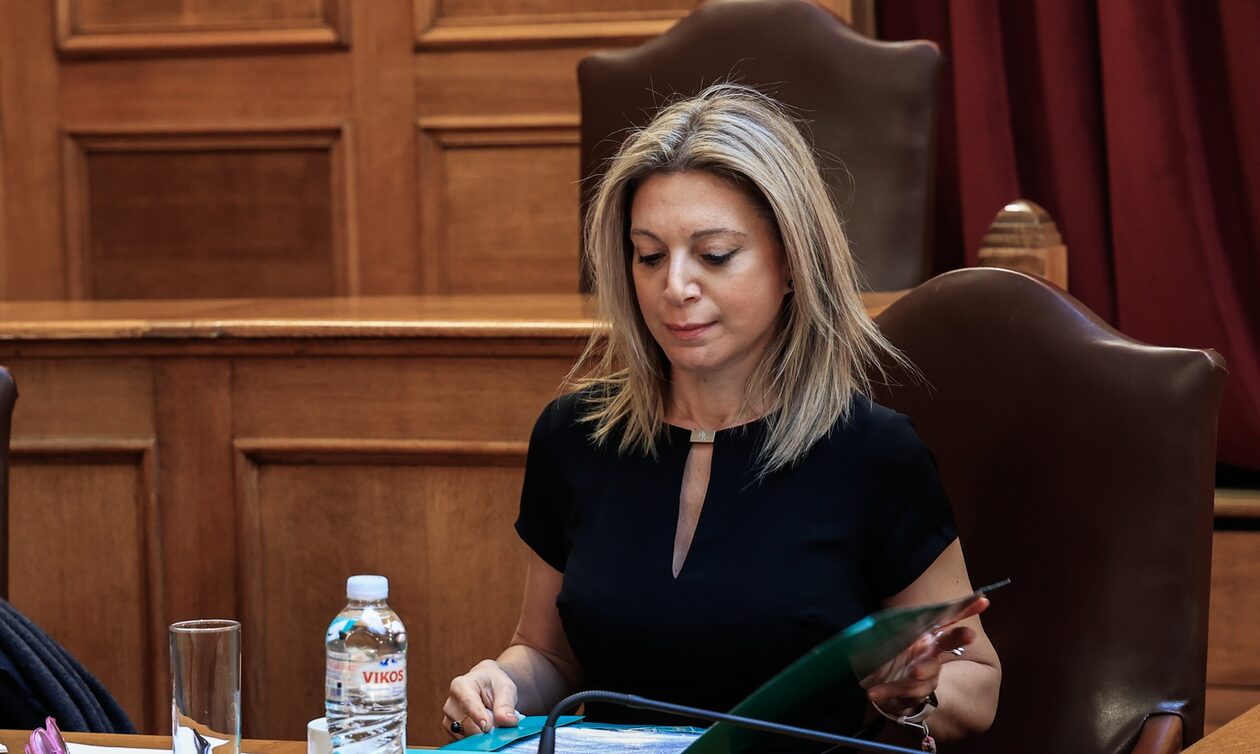 Τέμπη – Μαριά Καρυστιανού: «Οι δολοφόνοι έκλεισαν τα σπίτια μας – Πολλοί συνένοχοι στο έγκλημα»