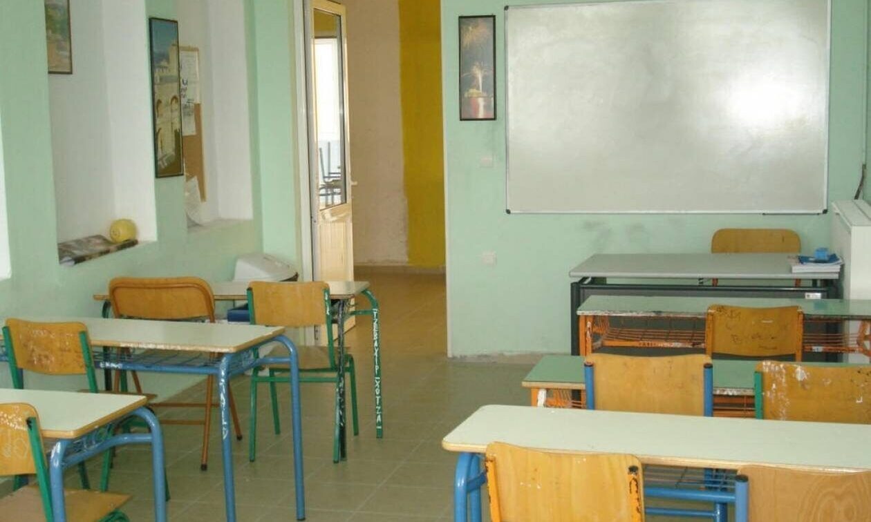 Βόλος: Απίστευτο περιστατικό – Καθηγητής κατέρρευσε την ώρα του μαθήματος