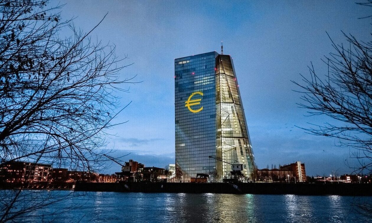 EKT: Αμετάβλητα τα επιτόκια για τρίτη συνεχόμενη συνεδρίαση