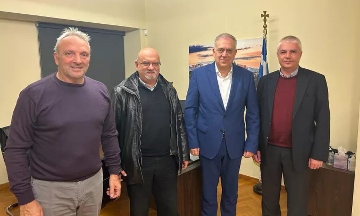 Συνάντηση Τάκη Θεοδωρικάκου με εκπροσώπους της Ανώτατης Συνομοσπονδίας Πολυτέκνων