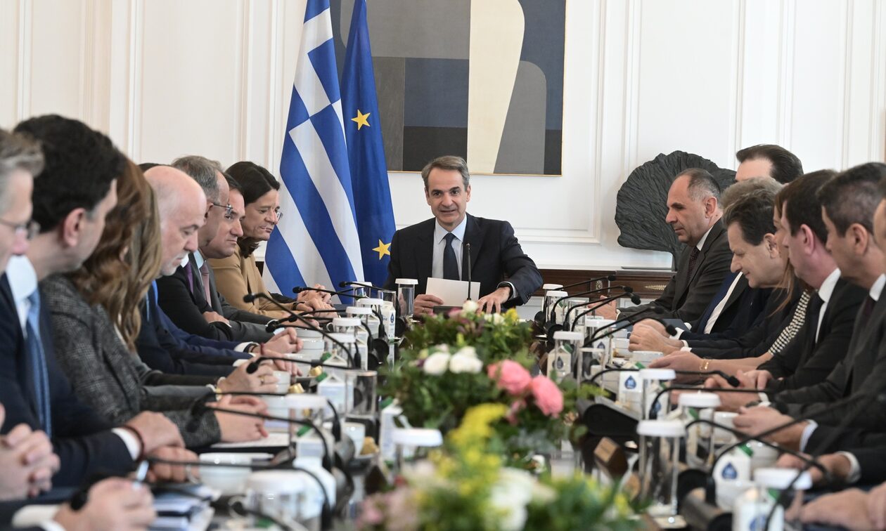 Ομόφυλα ζευγάρια: Τι θα κάνει η κυβέρνηση με όσους καταψηφίσουν;