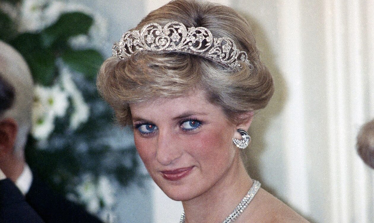 Το φάντασμα της πριγκίπισας Νταϊάνα στοιχειώνει αρχοντικό ισχυρίζεται πρώην βασιλικός μπάτλερ