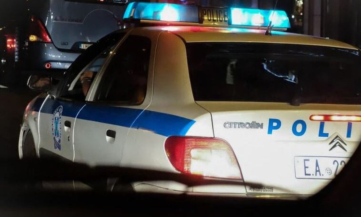 Πειραιάς: 18χρονος πέθανε έξω από μπαρ – Δύο συλλήψεις