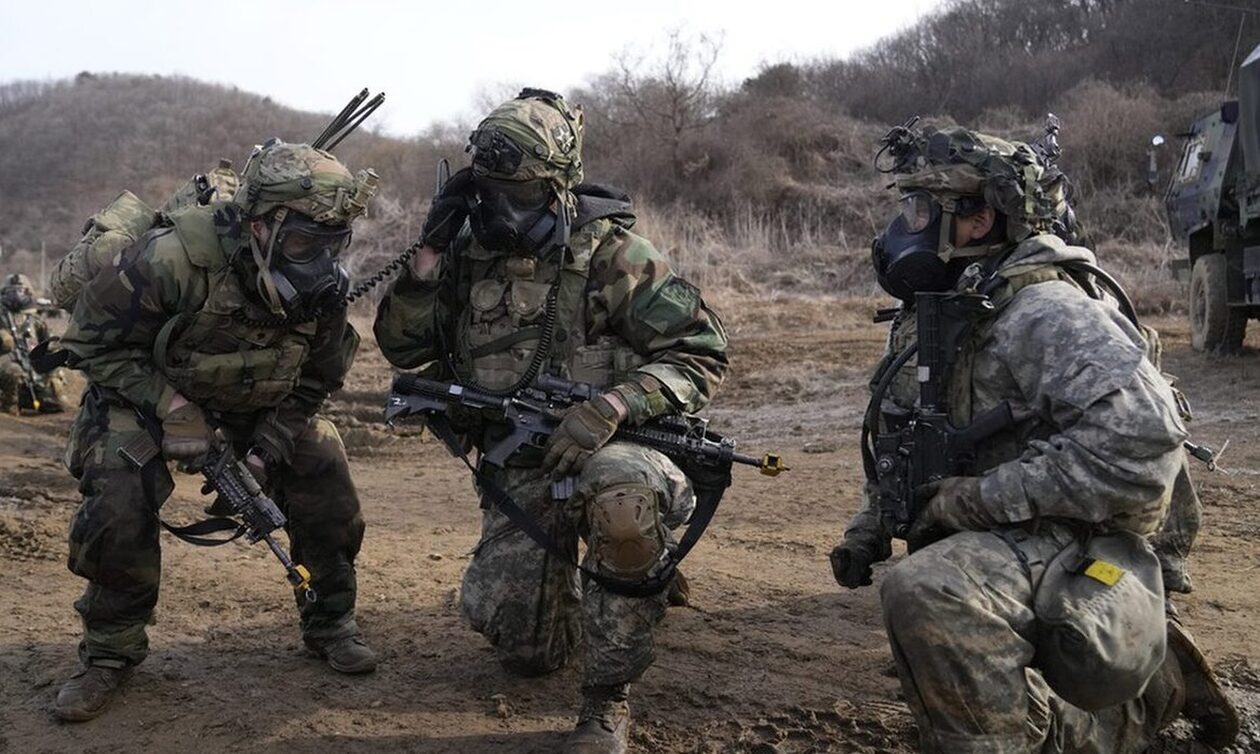 Λευκός Οίκος: Εξετάζει «πολλαπλά» αντίποινα μετά τον θάνατο τριών Αμερικανών στην Ιορδανία