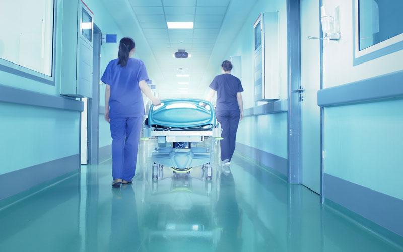 Μητσοτάκης για απογευματινά χειρουργεία:  Θα αξιοποιηθούν 60 εκ. ευρώ από το Ταμείο Ανάκαμψης ώστε μην επιβαρυνθούν οι πολίτες με το κόστος των επεμβάσεων