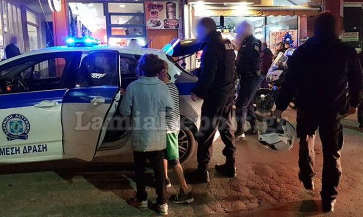 Λαμία: Κυνηγητό για τη σύλληψη 3 μικρών Ρομά που είχαν… ξαφρίσει κατάστημα ρούχων