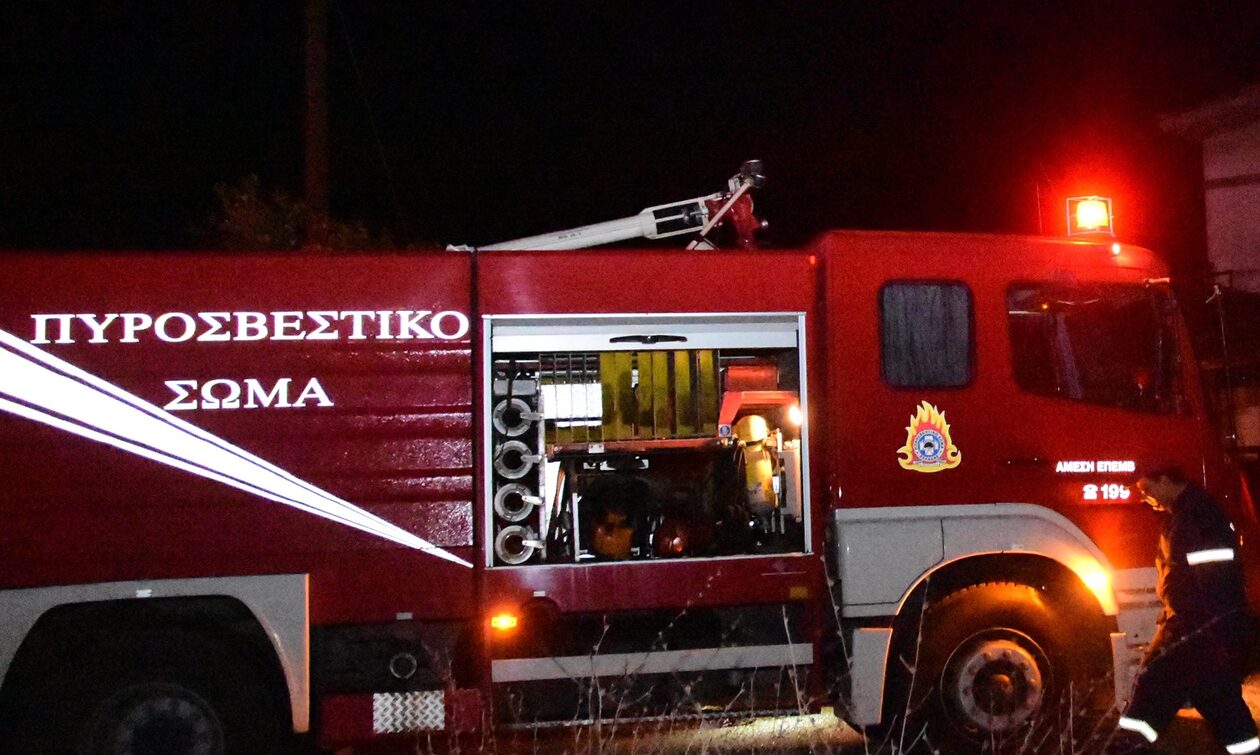 Τροχαίο ατύχημα στον Ζάρο: Εγκλωβίστηκε ένα άτομο