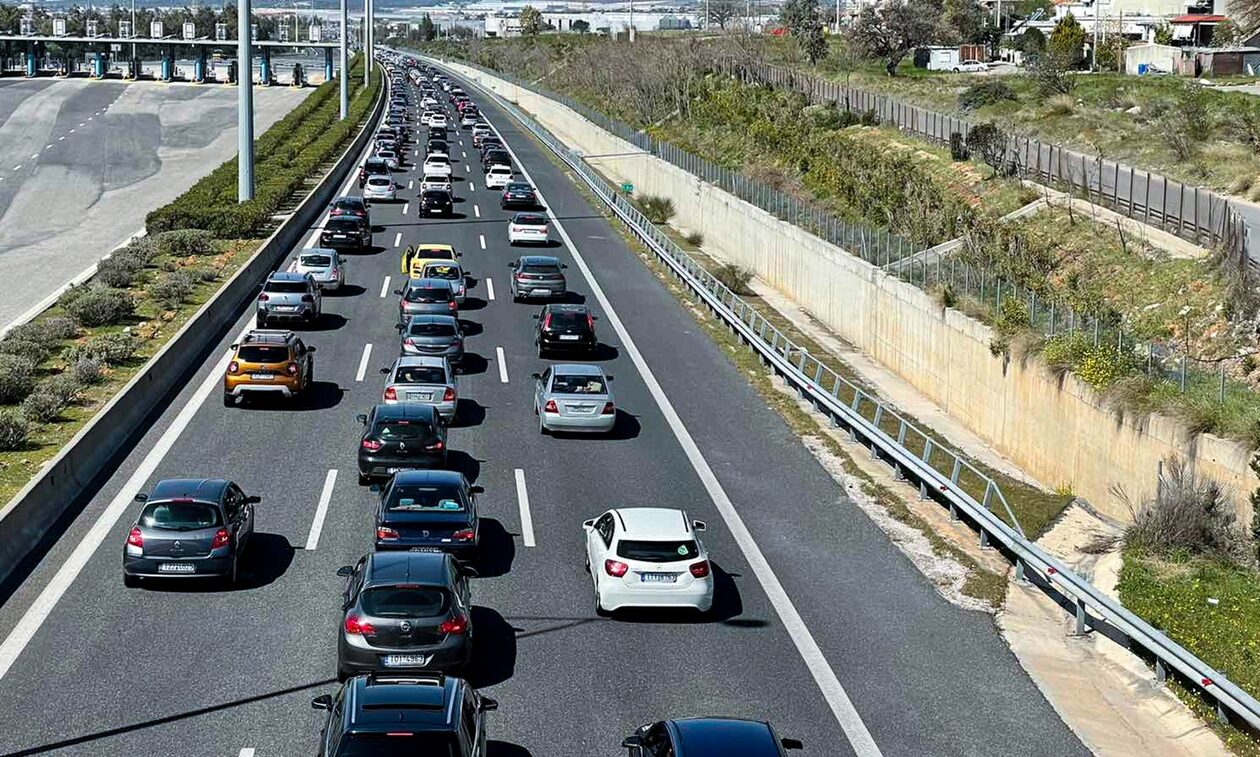 Κίνηση τώρα: Στο «κόκκινο» Αττική Οδός και Κηφισός – Πού υπάρχουν προβλήματα