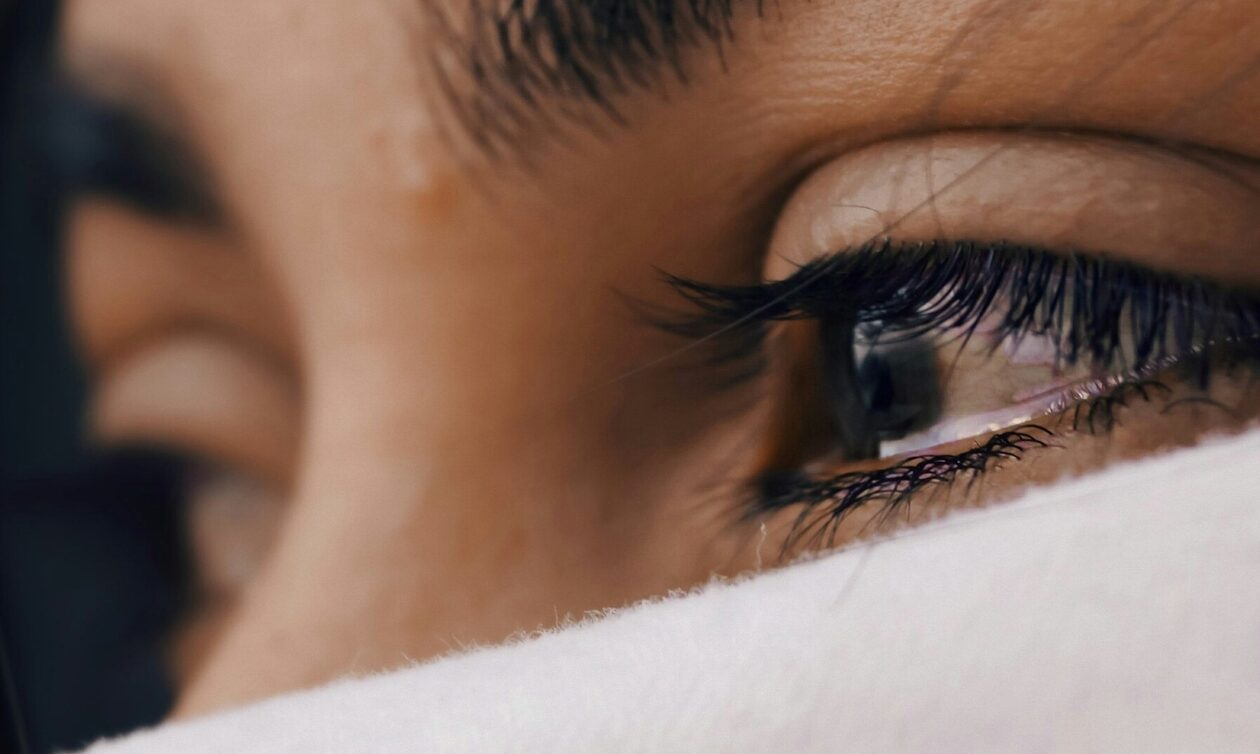 Ιταλία: Βίασαν 13χρονη σε τουαλέτα υποχρεώνοντας τον φίλο της να βλέπει