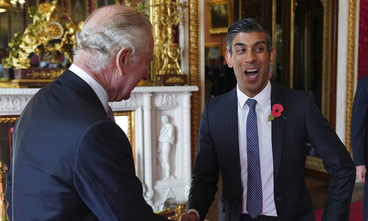 Ρίσι Σούνακ για βασιλιά Κάρολο: «Ολόκληρη η χώρα βρίσκεται στο πλευρό του»