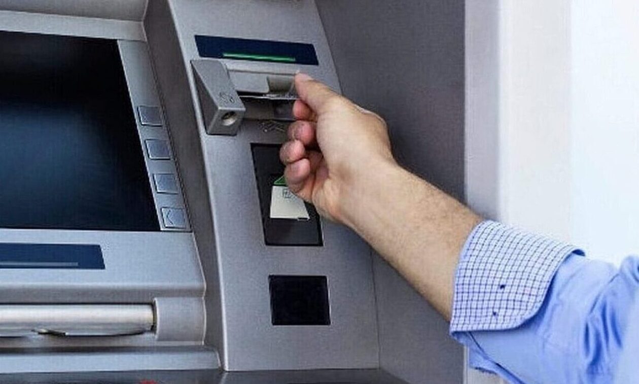 Τράπεζες: Σκέψεις για μηνιαίο χαράτσι στις καταθέσεις χρημάτων – Πότε θα ξεκινήσει