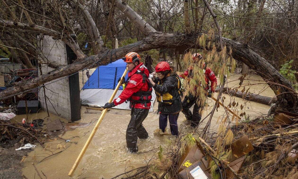 Φονική καταιγίδα στην Καλιφόρνια: Τουλάχιστον 3 νεκροί – «Όλο το σπίτι κύλησε στον δρόμο»