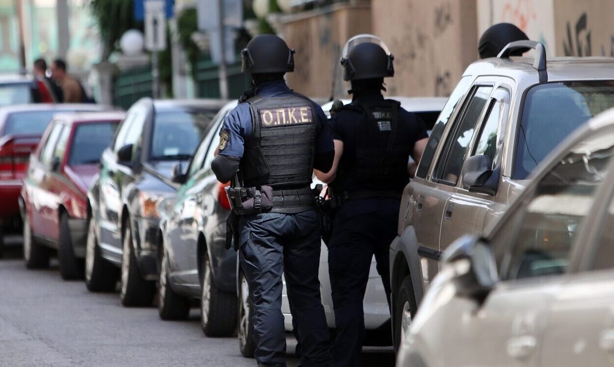 Κηφισιά: Ανήλικος απείλησε με σφυρί 16χρονο για να του κλέψει τα ακουστικά