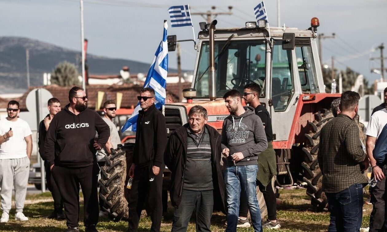 Κυβερνητικές πηγές για αγρότες: Τα μπλόκα δεν εξυπηρετούν ούτε τους ίδιους