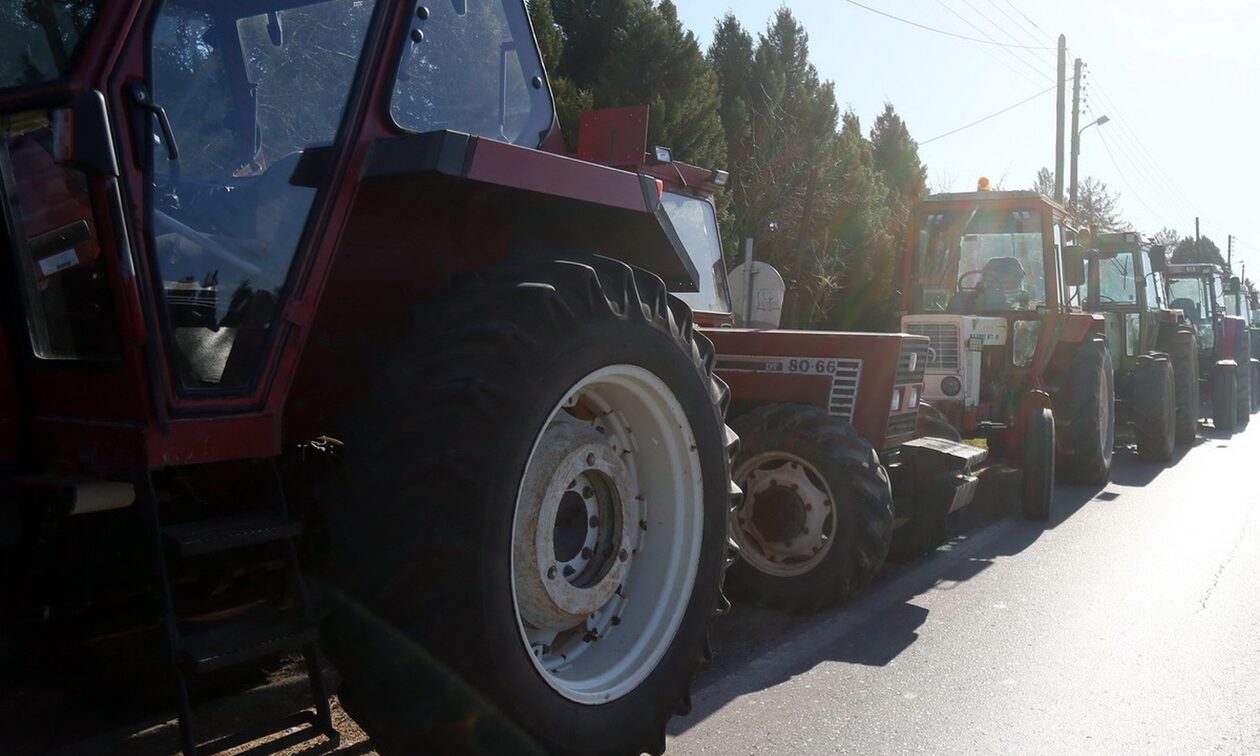 Κρήτη: Συνεχίζονται οι αγροτικές κινητοποιήσεις και τα μπλόκα στα Χανιά