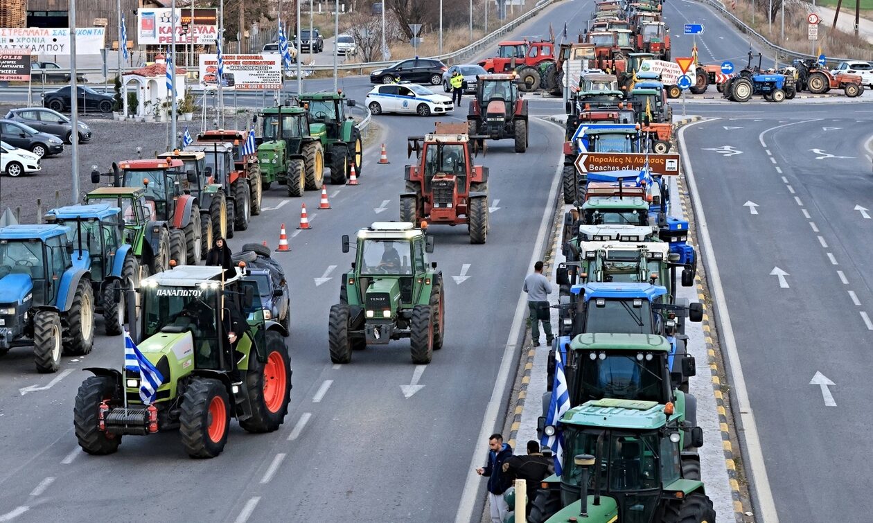 Αγρότες: Άρχισαν οι συσκέψεις εν όψει της συνάντησης με Μητσοτάκη – Τρακτέρ στον Ε–65 στην Καρδίτσα