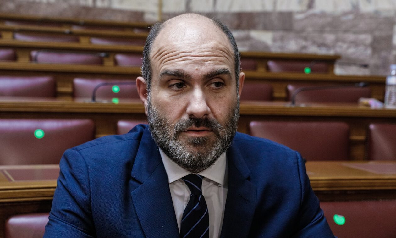 Ένταση στην Εξεταστική για τα Τέμπη: Οι ασκήσεις Βρεττού για τη μέση και η οργή Μαρκόπουλου