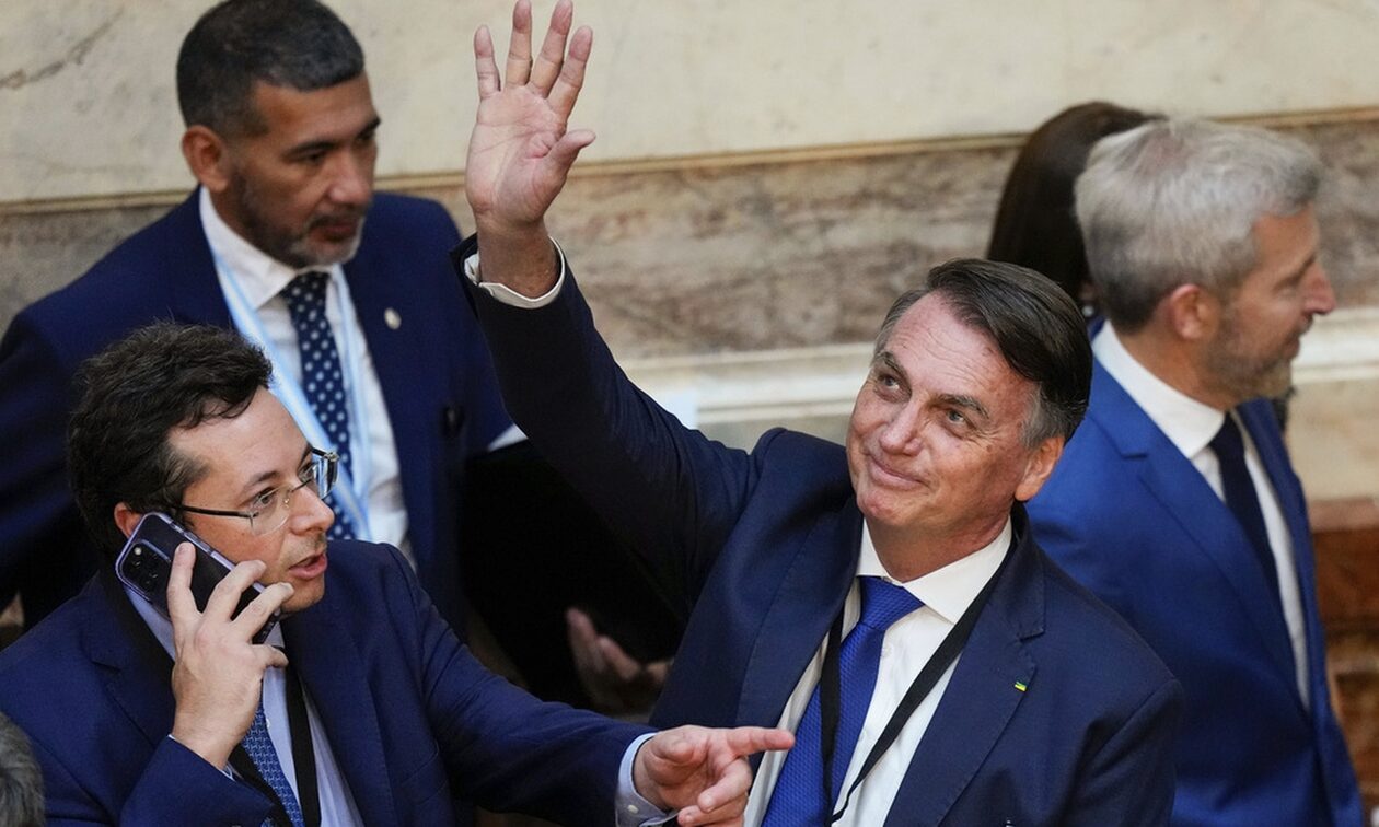 Μπολσονάρο: Καλείται να παραδώσει το διαβατήριό του – Η απόπειρα πραξικοπήματος και οι συλλήψεις