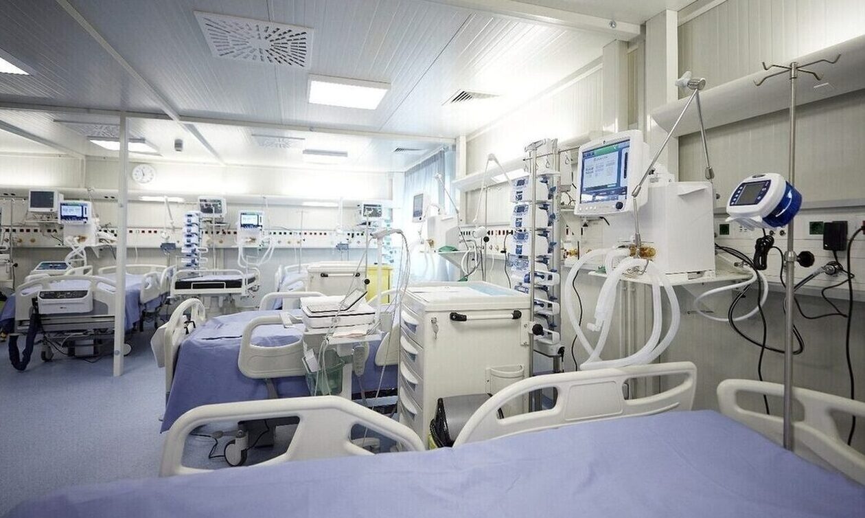 Θεσσαλονίκη: Παραμένει διασωληνωμένος στη ΜΕΘ ο φοιτητής που δέχθηκε άγρια επίθεση από τράπερ