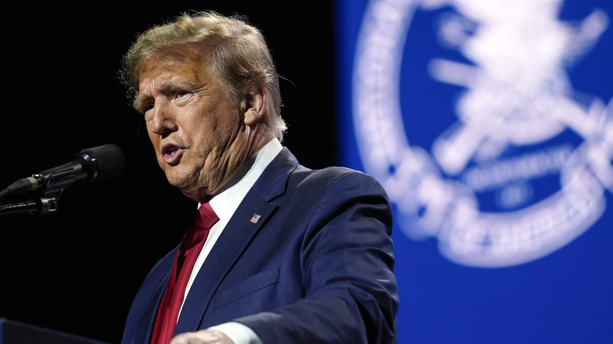 Τραμπ:  Δεσμεύεται ότι θα άρει τους περιορισμούς στην οπλοκατοχή, αν εκλεγεί