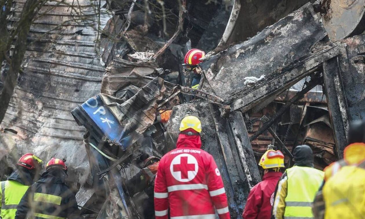 Επίσκεψη Κασσελάκη στα Τέμπη, λίγο πριν την πρώτη μαύρη επέτειο