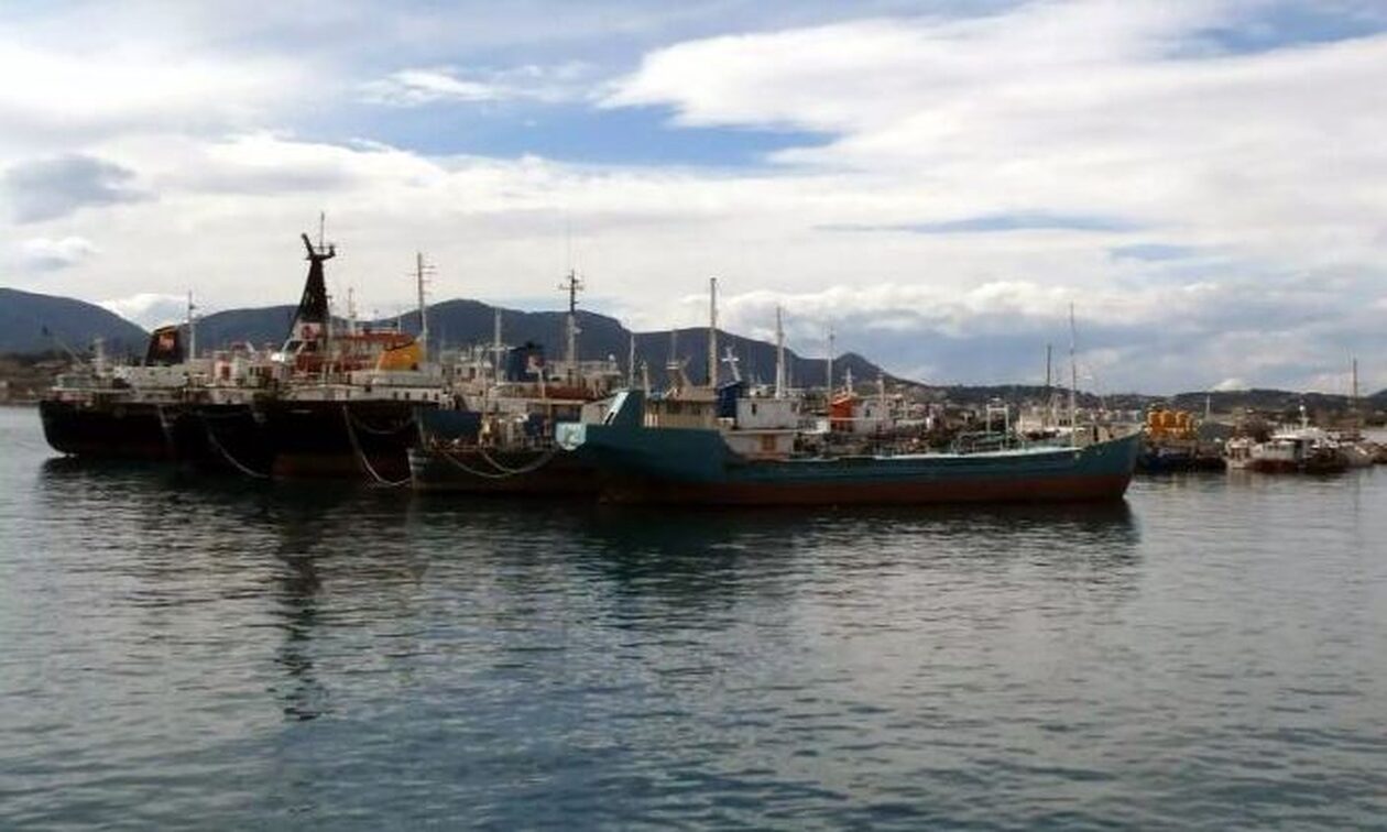 Πέραμα: Έπεσε αυτοκίνητο στο λιμάνι – Καλά στην υγεία τους οι τέσσερις επιβαίνοντες