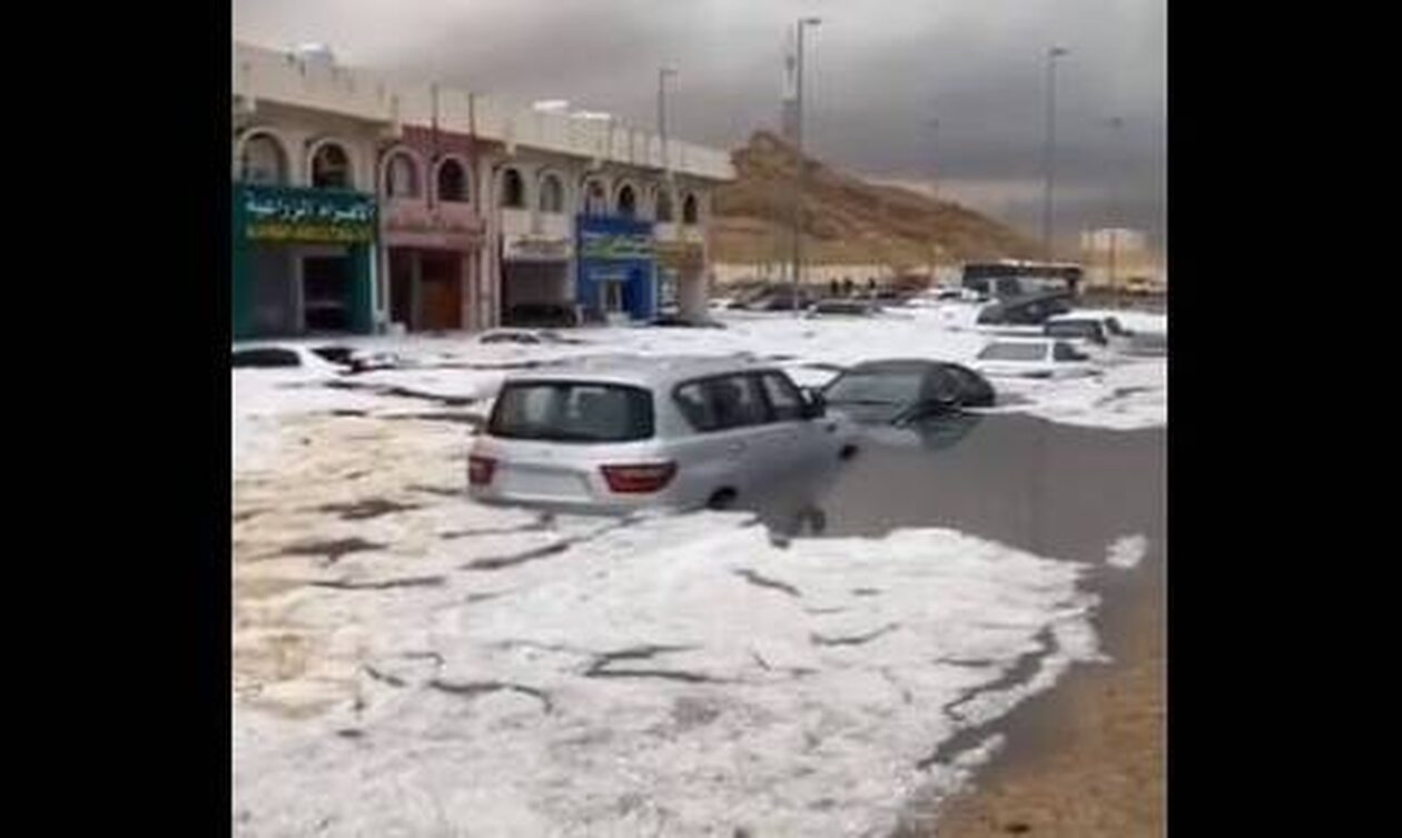 Άμπου Ντάμπι – Ντουμπάι: Εξωπραγματικές εικόνες για τους κατοίκους με χαλάζι, βροχές και πλημμύρες