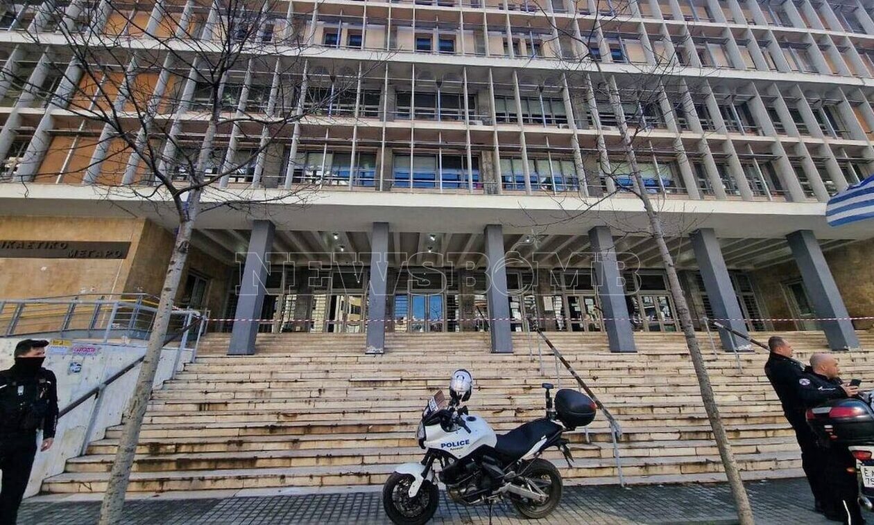 Θεσσαλονίκη: Τι ερευνά η Αντιτρομοκρατική για τον παγιδευμένο φάκελο που στάθηκε στα δικαστήρια