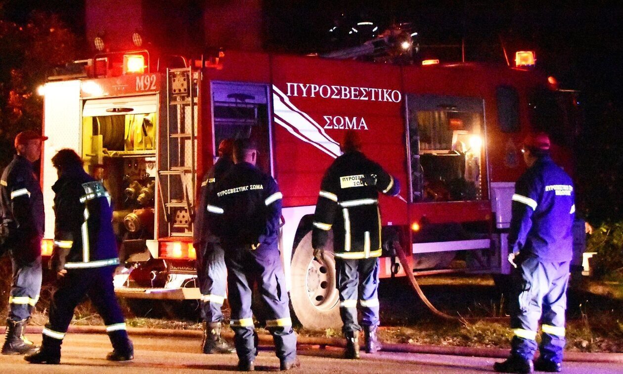 Θεσσαλονίκη: Πυρκαγιά σε τρία μικρά σκάφη στην Καλαμαριά