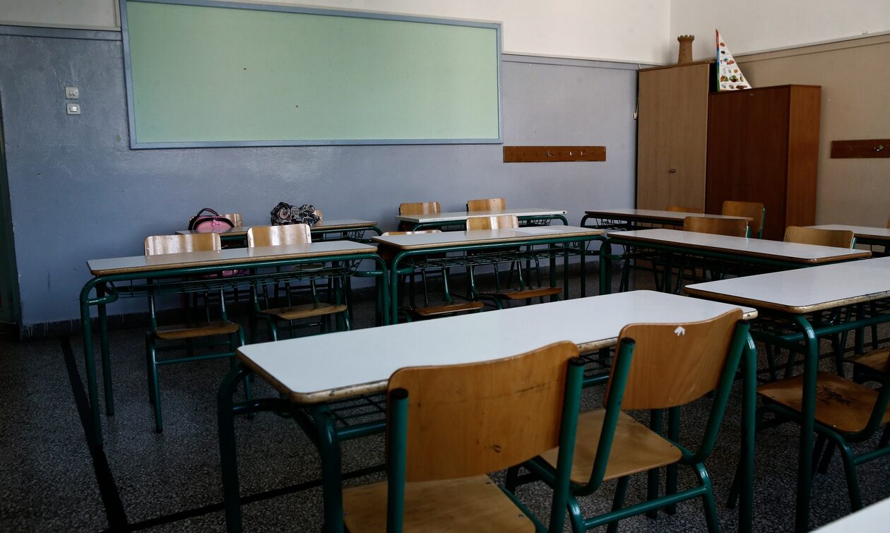 Βόλος: Άγνωστοι βανδάλισαν Γυμνάσιο – Έβαλαν φωτιά και έσπασαν τζάμια