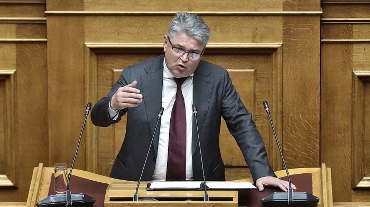 Νομοσχέδιο για ομόφυλα ζευγάρια: Νίκη και Σπαρτιάτες ζητούν ονομαστική ψηφοφορία