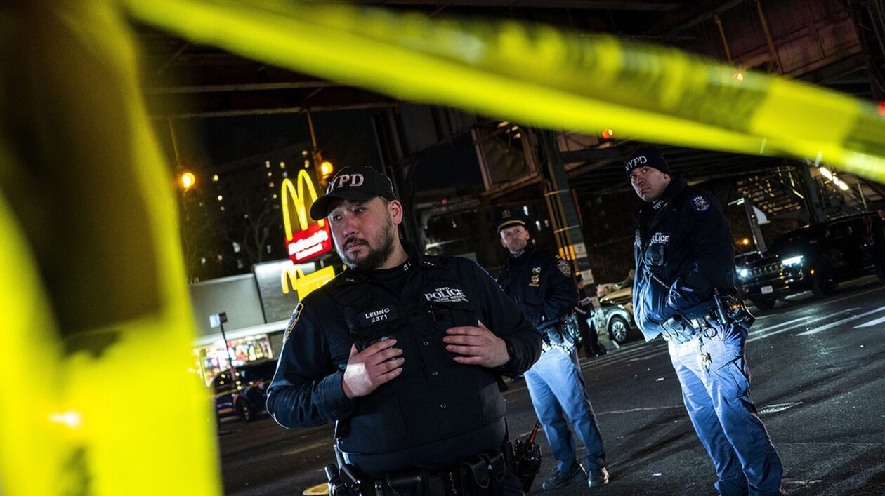 Ουάσιγκτον: Ένοπλος ταμπουρώθηκε σε σπίτι – Τρεις αστυνομικοί τραυματίες