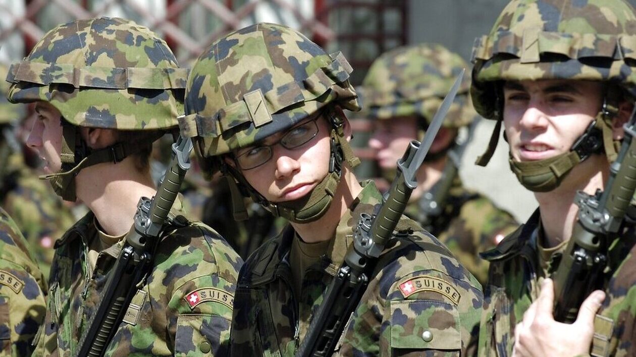 Η Ελβετία αυξάνει τις στρατιωτικές της δαπάνες: Πιστώσεις 5,53 δισ. δολαρίων για νέο εξοπλισμό