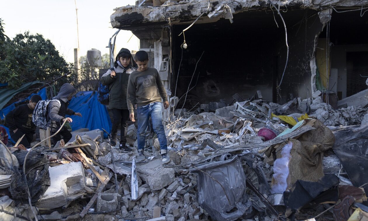 Γάζα: Έφοδος των ισραηλινών δυνάμεων στο νοσοκομείο Νάσερ – Αναφορές για τραυματίες και νεκρούς