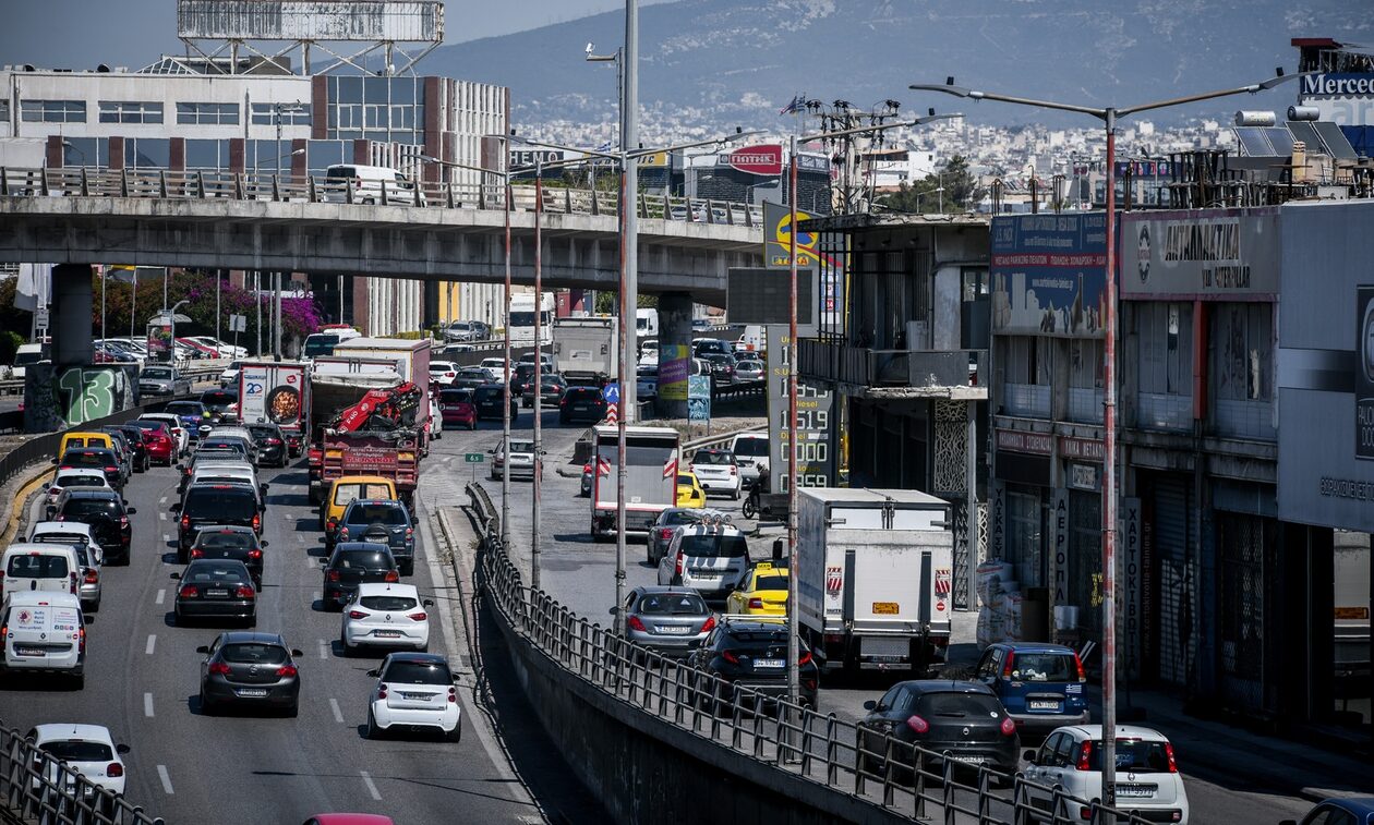 Κίνηση στους δρόμους: Μποτιλιάρισμα στον Κηφισό – Στο «κόκκινο» το κέντρο της Αθήνας