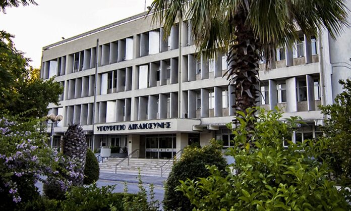 1522412-ipourgeio.jpg