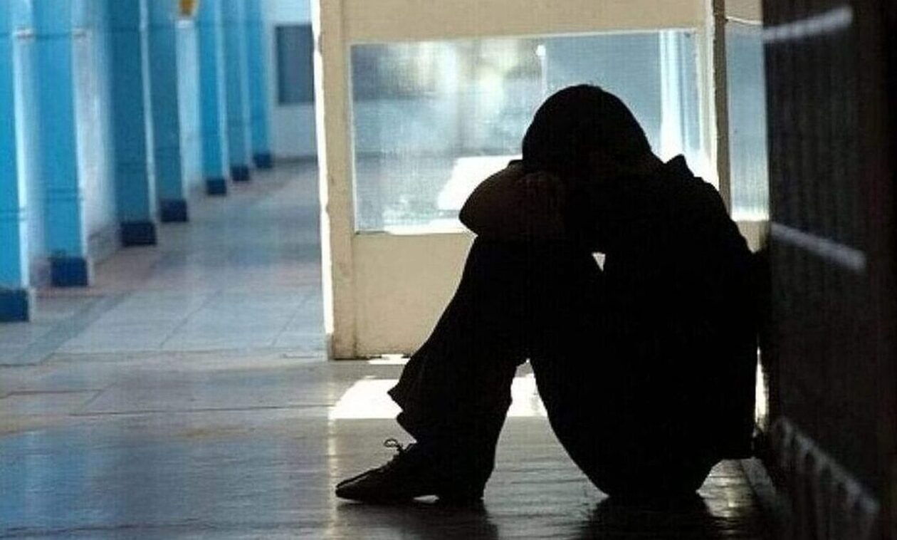 Καλαμάτα: Άγριος ξυλοδαρμός 16χρονου από συνομηλίκους του έξω από σχολείο