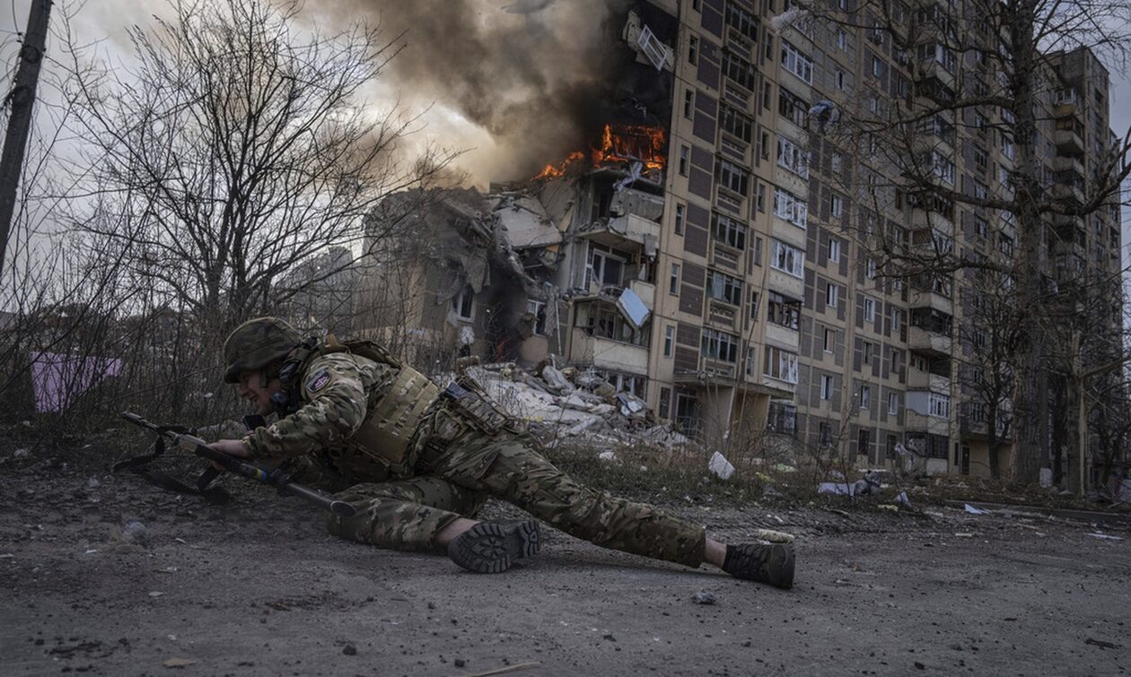 Πόλεμος στην Ουκρανία: Η πολιορκημένη Αβντιίβκα έτοιμη να πέσει στα χέρια των ρωσικών δυνάμεων